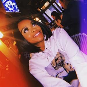 Meet your Posher, Shania